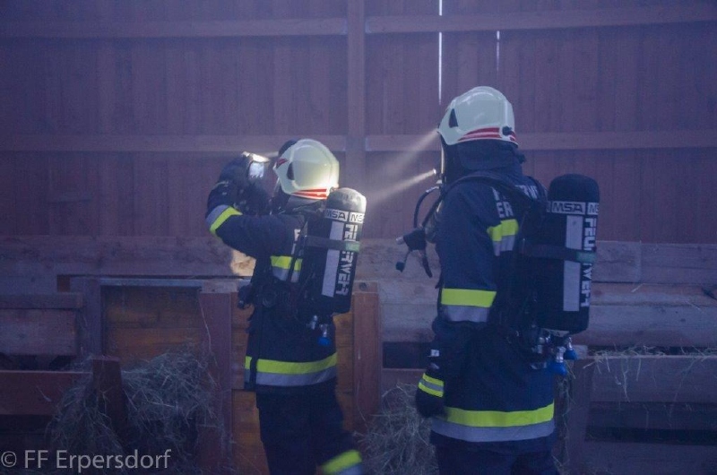 Übung: Brand in landwirtschaftlichem Gebäude