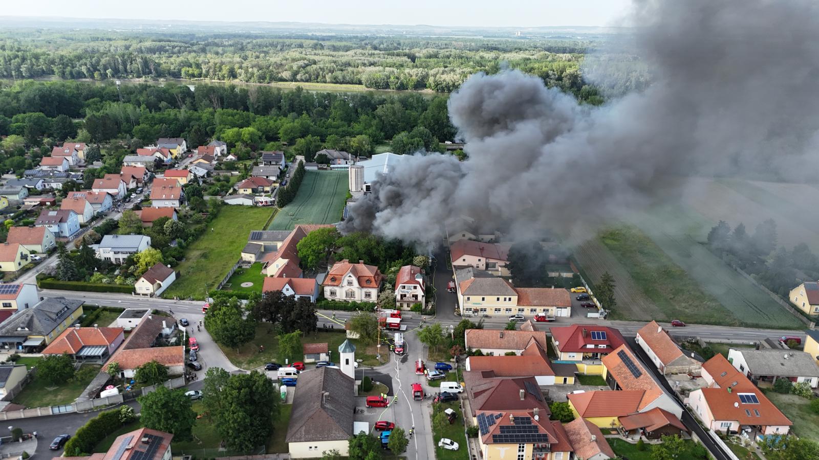 B3-Großbrand in Erpersdorf: FF Maria Ponsee im Einsatz